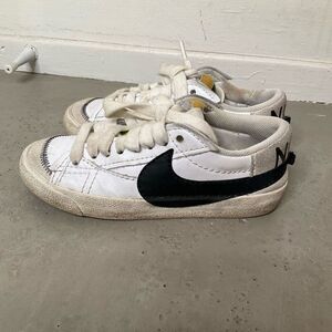 Nike Blazer Low ‘77 Jumbo Trainers